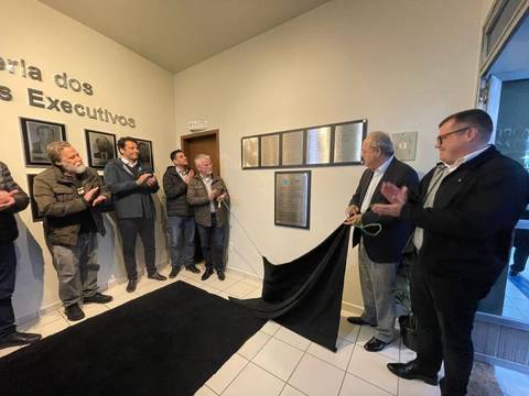 Satc inaugura galeria que marca passagens pela instituição e foca no futuro com novo slogan