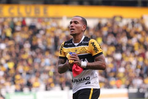 Criciúma vence o São Bernardo e emplaca a décima partida seguida sem derrota na Série B