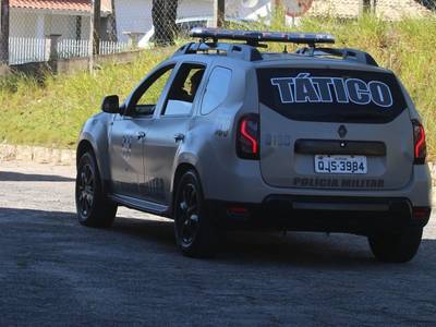 PM encontra drogas, celulares e balança de precisão em Braço do Norte