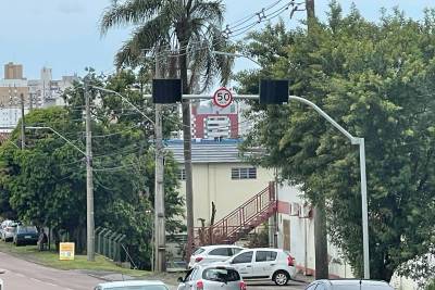 Criciúma: furto de fios desativa lombada eletrônica na avenida Álvaro Catão