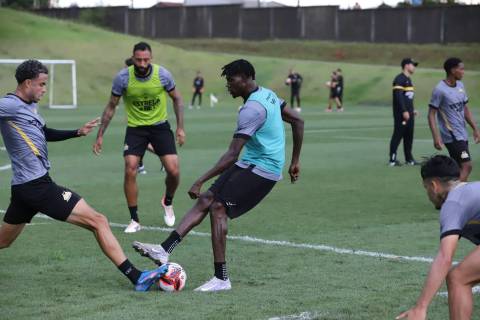 Fotos: Criciúma tem final de semana de treinos no CT Antenor Angeloni