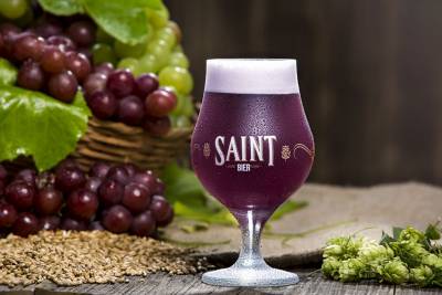 Cerveja com cor de vinho é o novo lançamento da Saint Bier