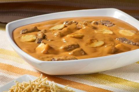 Strogonoff de Carne com Cogumelos Frescos