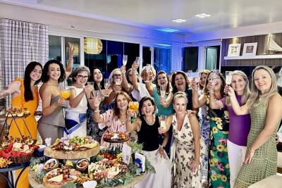 Amigas de Mirinha Matiola em festa