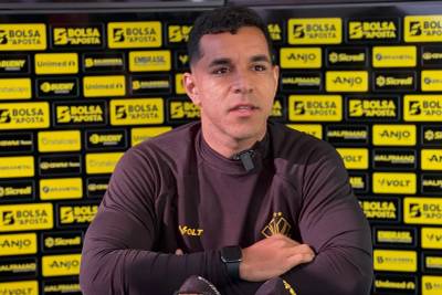 Sequência, titularidade e gols: os objetivos de Yuri Tanque no Criciúma