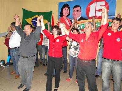 Vera e Nando fazem último comício