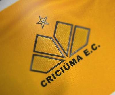 Dois membros da Comissão Técnica do Criciúma são diagnosticados com Covid-19