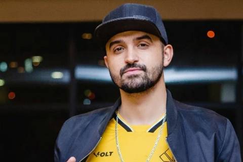 4 amigos: grupo de stand-up comedy se apresenta em Criciúma