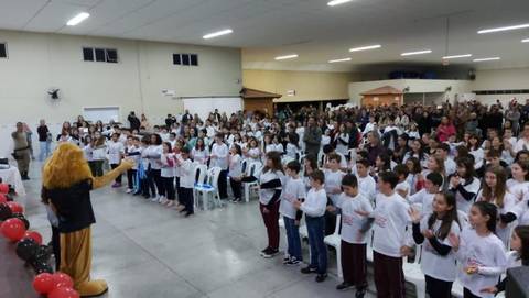 230 novos formados no Programa de Resistência às Drogas e à Violência