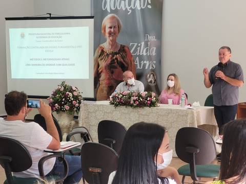 Professores participam de formação continuada em Forquilhinha