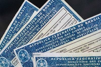 Sete pessoas são condenadas em esquema de venda de habilitação