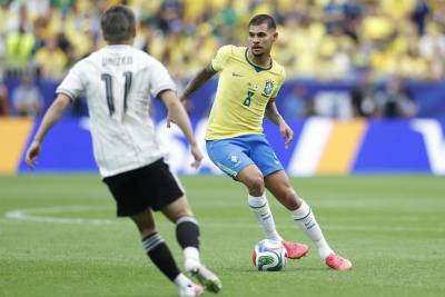 Ainda sem Raphinha, Brasil inicia preparação para as oitavas de final