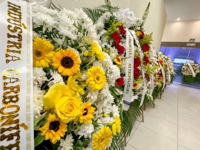O adeus a Ruy Hülse: familiares, amigos e governador Jorginho Mello se despedem do ex-prefeito 