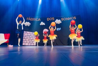 Criciúma: Teatro Elias Angeloni recebe espetáculo de dança neste domingo