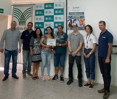 Produtores rurais de Maracajá recebem certificado de propriedade livre de brucelose e tuberculose