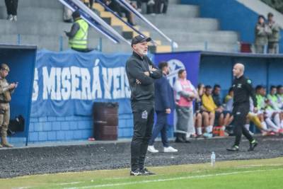 Técnico do Caravaggio descarta 'zebra' após derrota e comenta perda de liderança da Série B