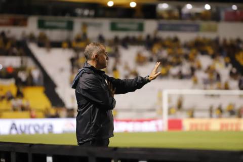 ‘Sem a expulsão, seria mais simples’, relata Baptista após vitória diante do Botafogo-SP
