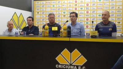 Roberto Cavalo e Vanderlei Mior são apresentados com a missão de tirar o Criciúma do Z4