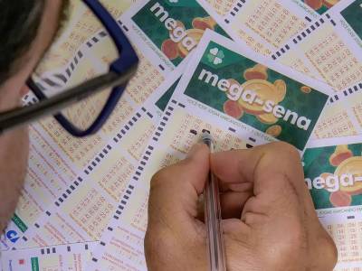 Mega-Sena: prêmio acumula e vai a R$ 21 milhões; confira as dezenas sorteadas