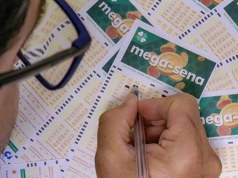 Mega-Sena: prêmio acumula e vai a R$ 21 milhões; confira as dezenas sorteadas