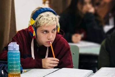 Içara distribuiu 50 abafadores auditivos a estudantes da rede municipal