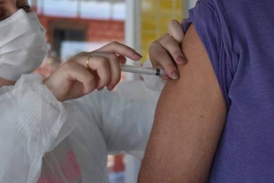 Santa Catarina recebe mais de 800 mil doses da vacina Pfizer bivalente