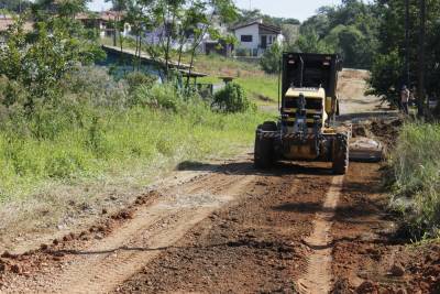 Secretaria de Infraestrutura frealiza limpeza e manutenção de vias públicas