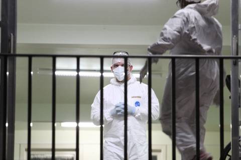 Covid-19 deixou 40 mil crianças e adolescentes órfãos de mãe no Brasil