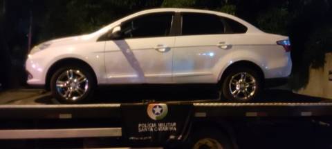 Homem é preso por receptação e carro furtado em Araranguá é recuperado em Criciúma