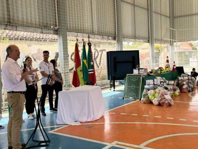 Escolas municipais recebem novos materiais esportivos em Criciúma