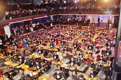 Evento reúne mais de 100 bateristas em Tubarão