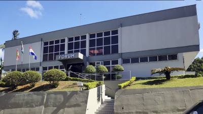 Ex-prefeito, ex-secretária de saúde e médico condenados por improbidade no Sul de SC