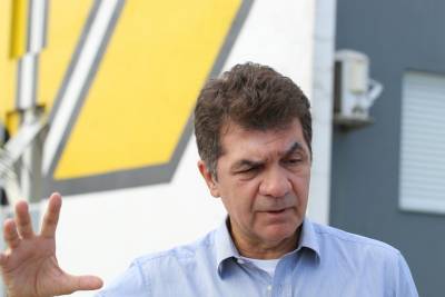Salvaro assina decretos e comunica novas medidas adotadas pelo Governo Municipal 
