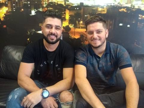 Brenno e Edu comemoram cinco anos de dupla 