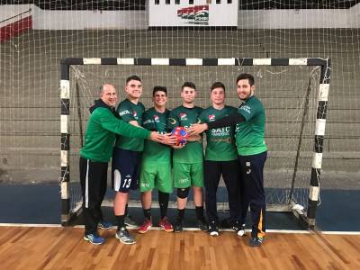 Criciumenses participam de Acampamento Regional de Handebol sub-18