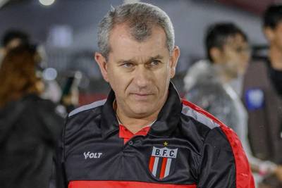 Cláudio Tencati projeta volta ao Heriberto Hülse: 'a torcida carvoeira é espetacular'
