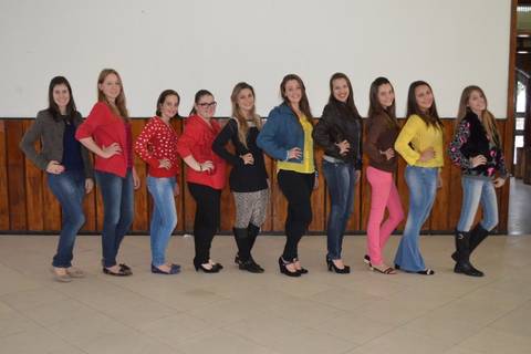 Corte juvenil da 21ª Festa do Colono será escolhida neste sábado