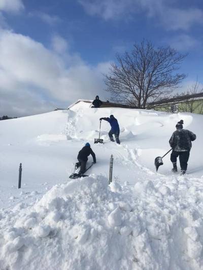 Forte tempestade de neve atinge o Canadá