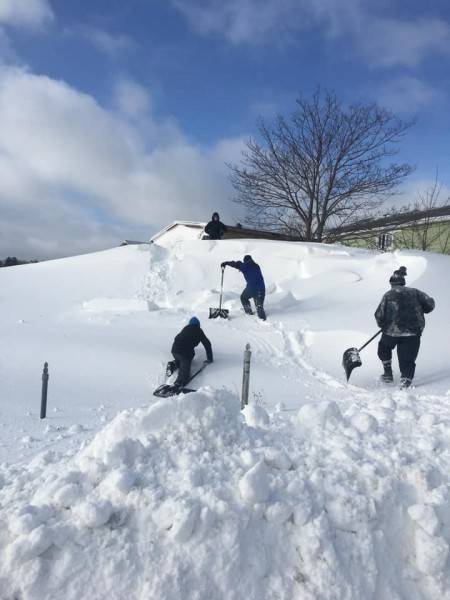 Forte tempestade de neve atinge o Canadá