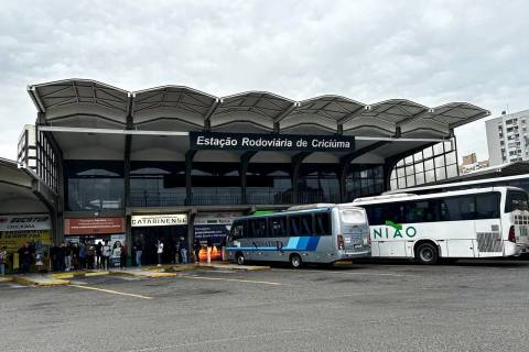 Feriadão da Independência impulsiona busca por passagens na Rodoviária de Criciúma