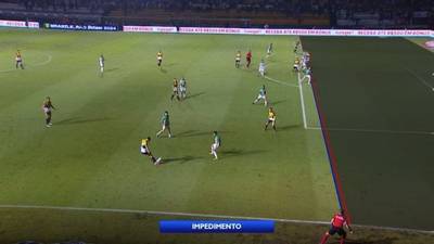CBF divulga análise do VAR que invalidou pênalti marcado a favor do Criciúma 