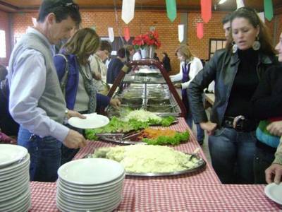 Almoço típico leva mais de cinco mil pessoas a NV