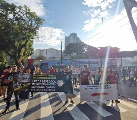 Pelo Estado 09/05: Governador reconsidera, mas greve na educação continua