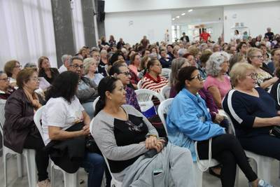 Direção da Afasc e da Clínica Luciano Schütz assinam termo de parceria para cirurgias em idosos