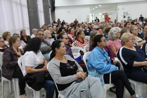 Direção da Afasc e da Clínica Luciano Schütz assinam termo de parceria para cirurgias em idosos
