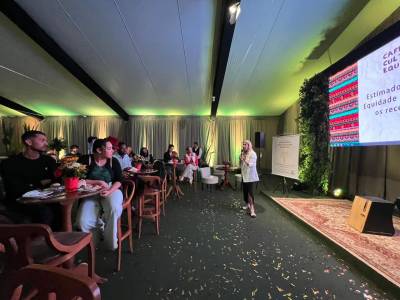 Programa de Equidade Racial: acadêmicos apresentam experiências em encontro com a reitora