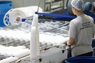 Setor plástico se reinventa para contribuir com a economia sustentável e preservar empregos