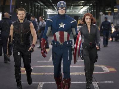 Diversos super-heróis em um único filme