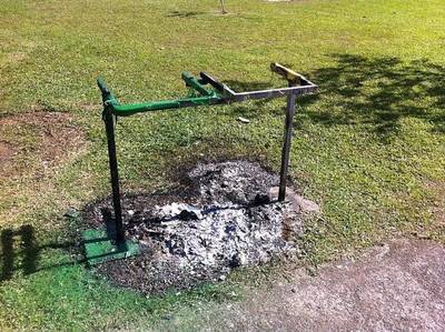 Lixeiras são incendiadas em Criciúma