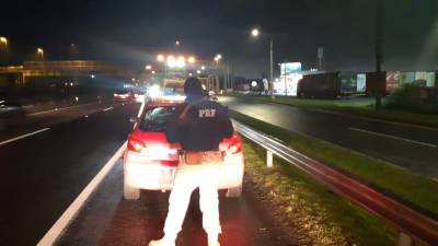 Homem procurado por furto em Araranguá é preso na BR-101 em Itajaí